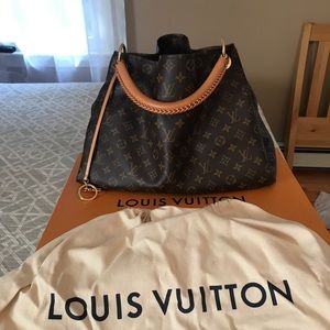 Artsy Mm Louis Vuitton mongram